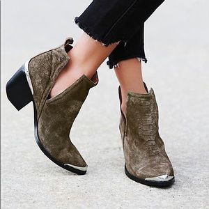 Jeffrey Campbell Hunt The Plains booties